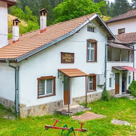 Tekne кампинг петлето Sokolovtsi (Smolyan)